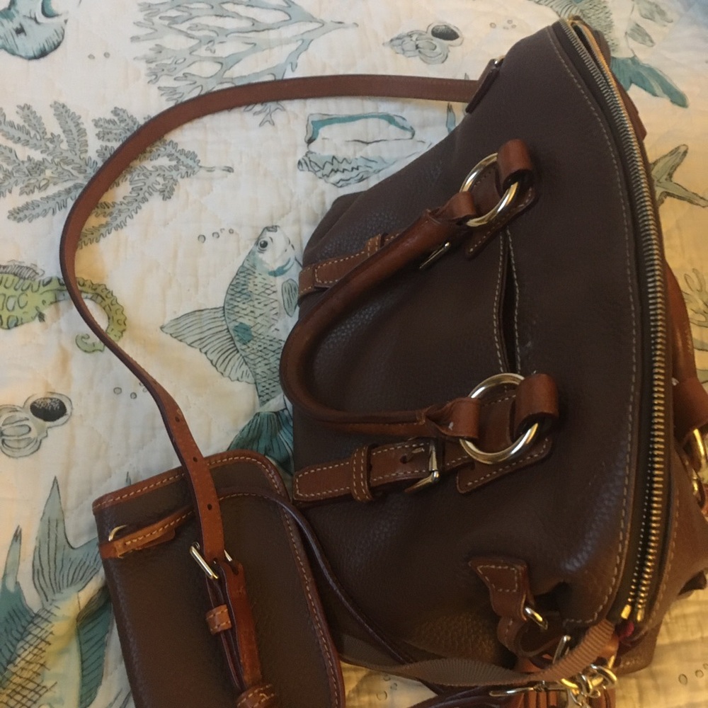 Dooney y bourke❌sold❌ - Picture 3 of 6